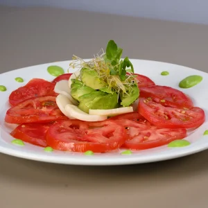 Ensalada tomate palta palmito